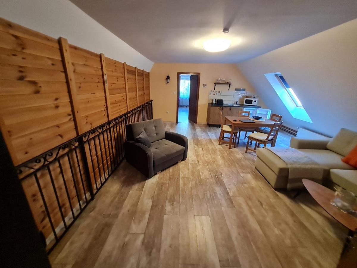 Apartments For Rent Near Budapest Etyek Esterno foto